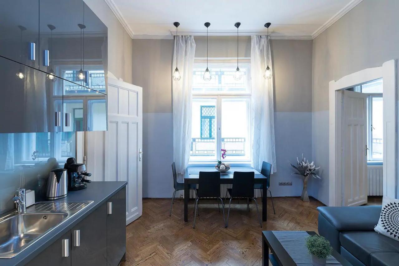 Vaci Street Premier Apartment บูดาเปสต์ ภายนอก รูปภาพ