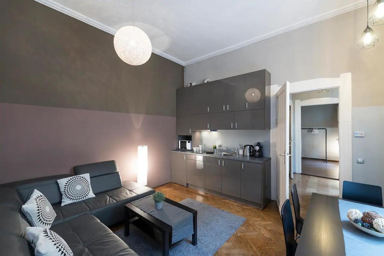 Vaci Street Premier Apartment บูดาเปสต์ ภายนอก รูปภาพ